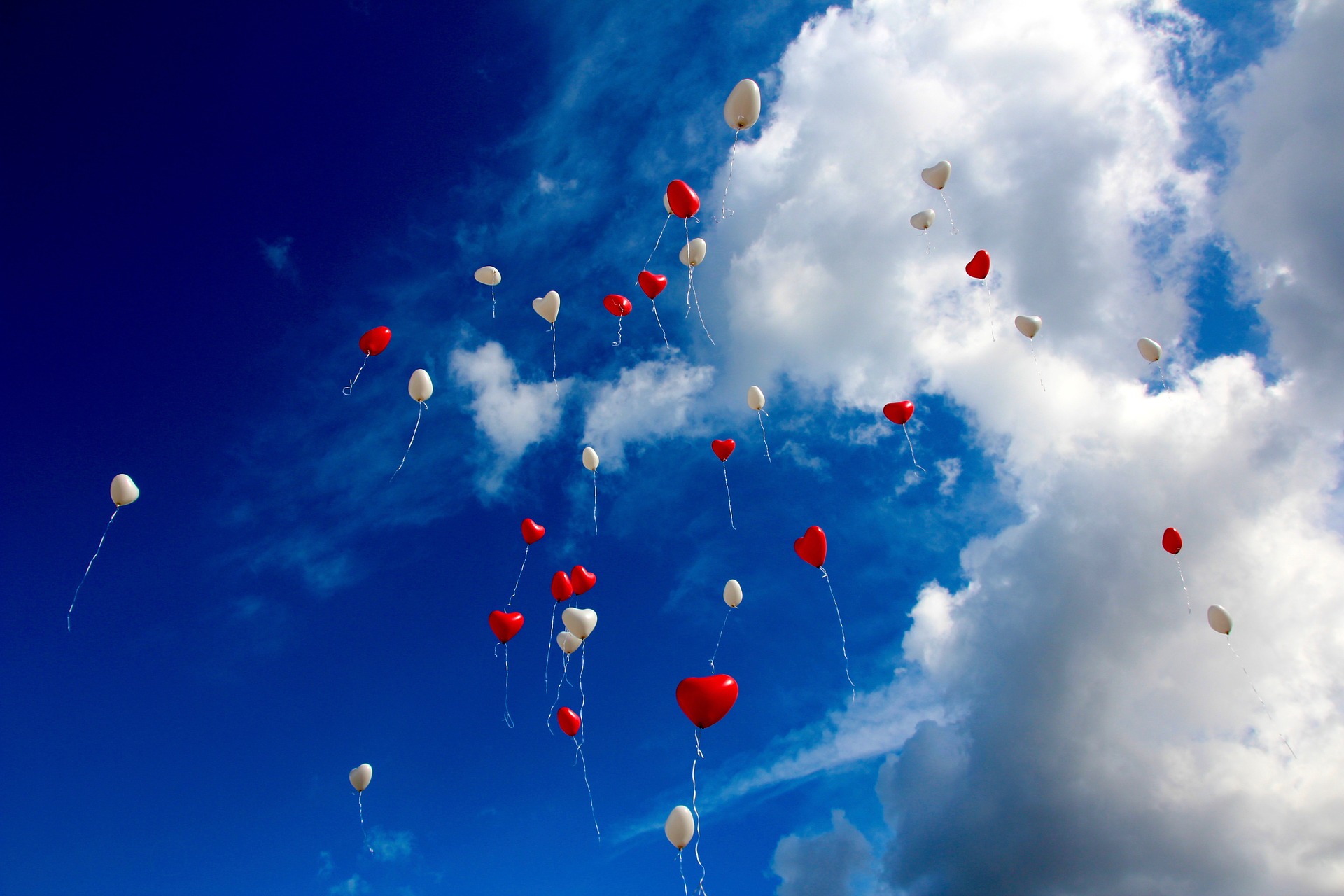 Activitats per treballar el dol a l’aula 5 balloon-1046658_1920.jpg