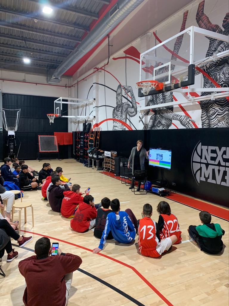 photo 2020 02 08 19 06 51 - SomDocents uneix educació i esport a través d’un nou acord amb NEXTMVP, el projecte de bàsquet d’en Ricky Rubio