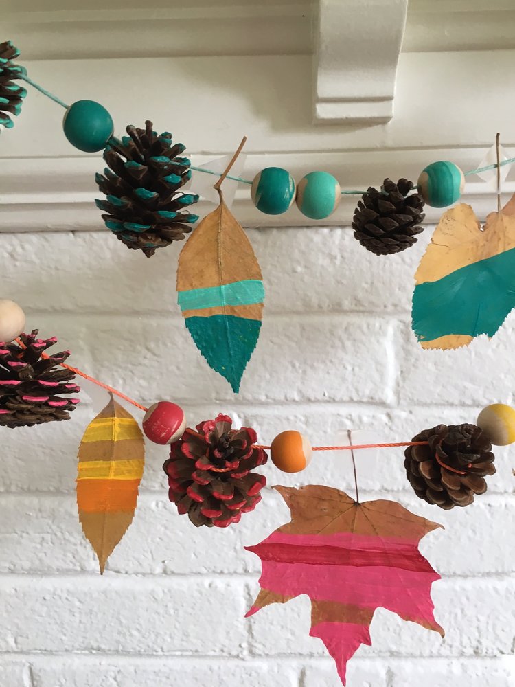 guirnalda reciclada con ideas originales para el invierno - Representar la TARDOR amb diferentes tècniques